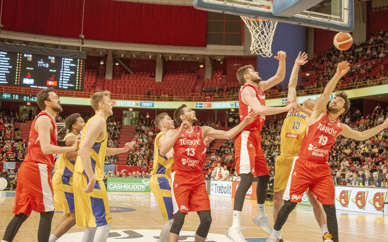 A Milli Erkek Basketbol Takımı İsveç'e de yenildi