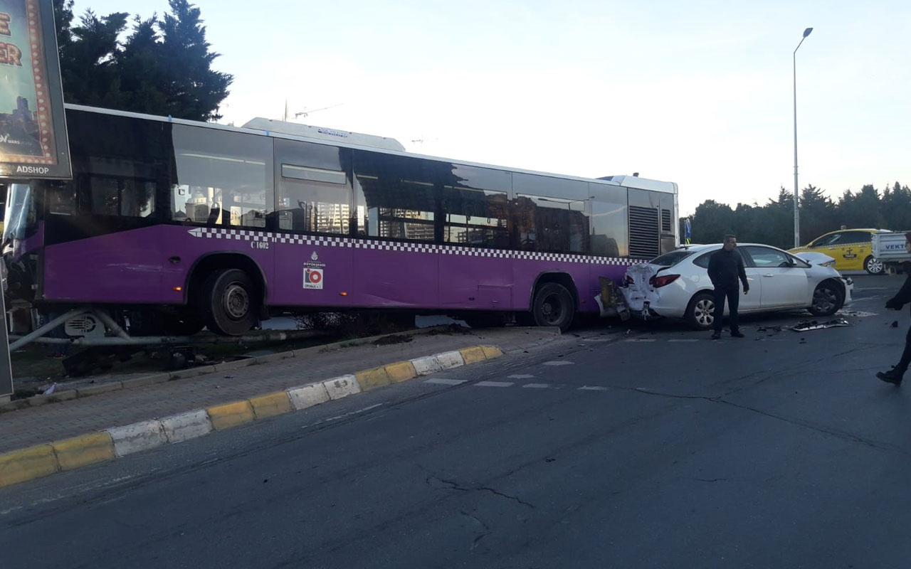 Ataşehir'de İETT Otobüsü ile otomobil çarpıştı