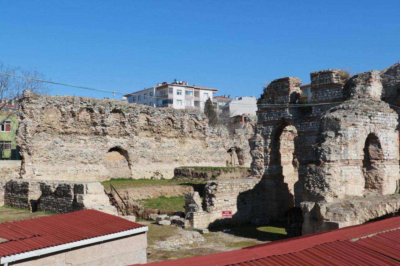 Sinop'ta Hz. İsa’nın çarmıha gerildiği haçı muhafaza eden taş sandık bulundu