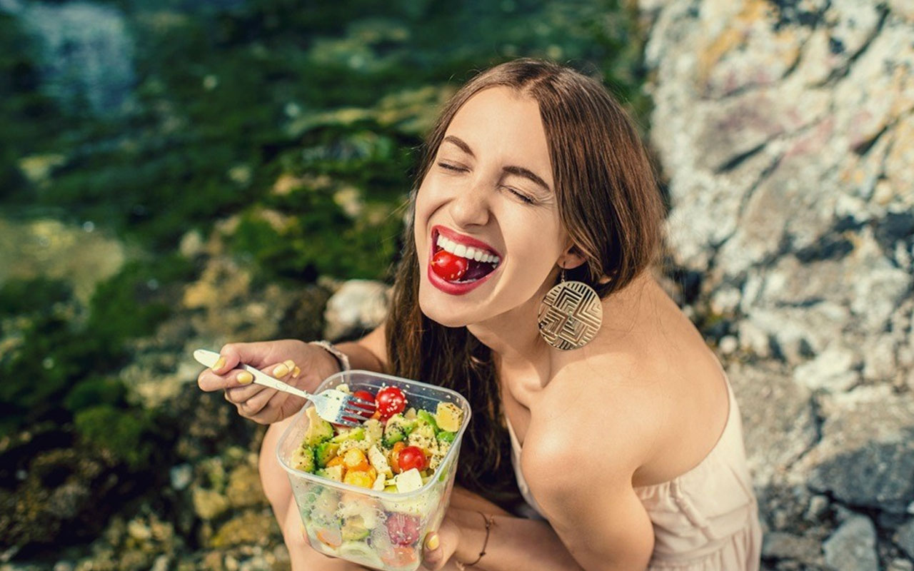 Karantina döneminde stresi azaltarak mutluluğunuzu artıracak 8 muhteşem besin!