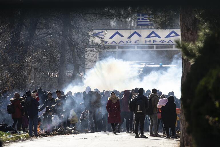 Alişan mültecilere saldıran Yunanistan'a tepki gösterdi 'Neredeyse kurşun atacaklar'