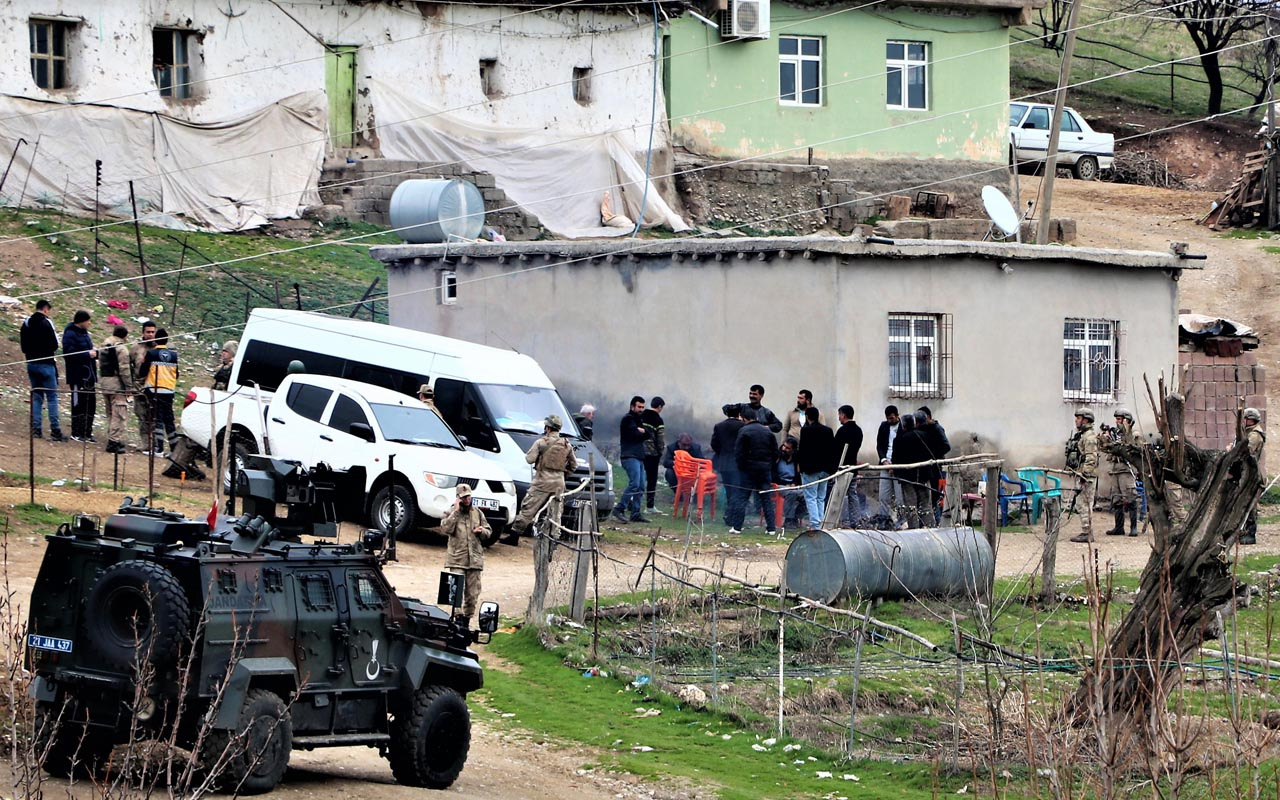 Diyarbakır'da aileler arasında arazi kavgası çıktı 8 yaralı