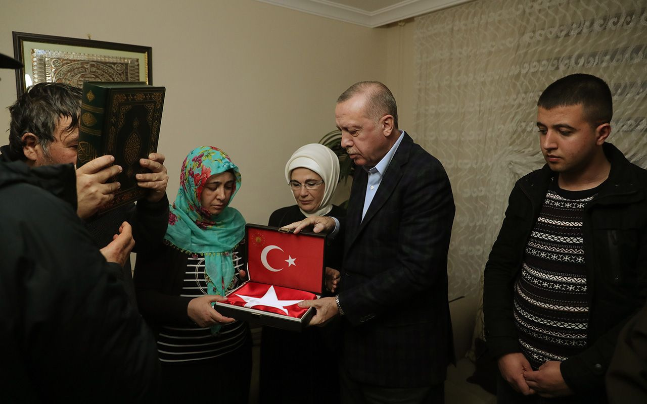 Cumhurbaşkanı Erdoğan’dan İdlib şehidinin evine ziyaret
