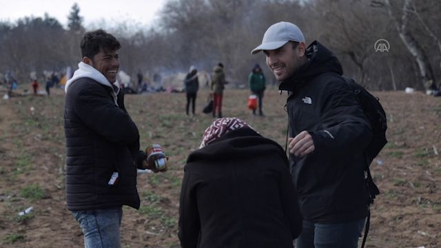 Ulaş Tuna Astepe Pazarkule Sınır Kapısı'na gitti! Mültecilere yardıma koştu