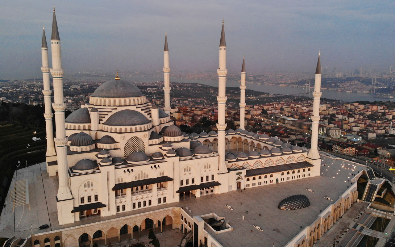 Mehmetçik için Çamlıca Camii’nde Fetih Süresi okundu