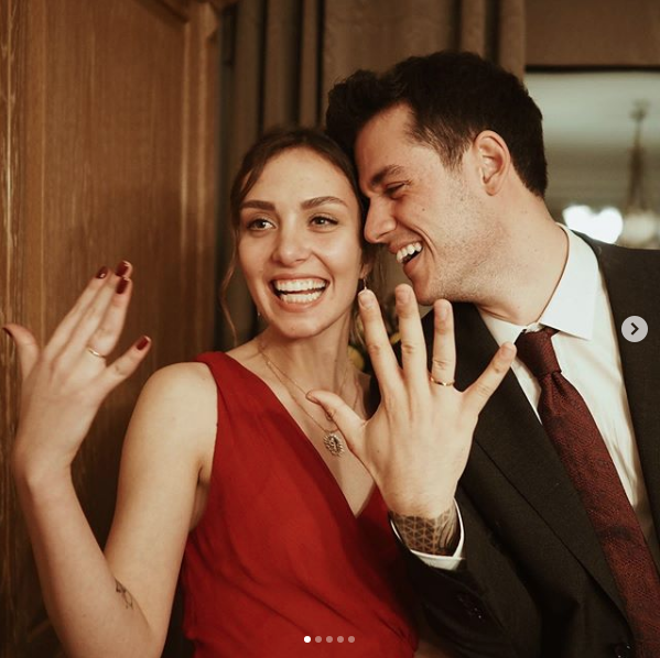 Orkun Işıtmak Merve Yorgancılar ile nişanlandı evlilik yolunda ilerliyor