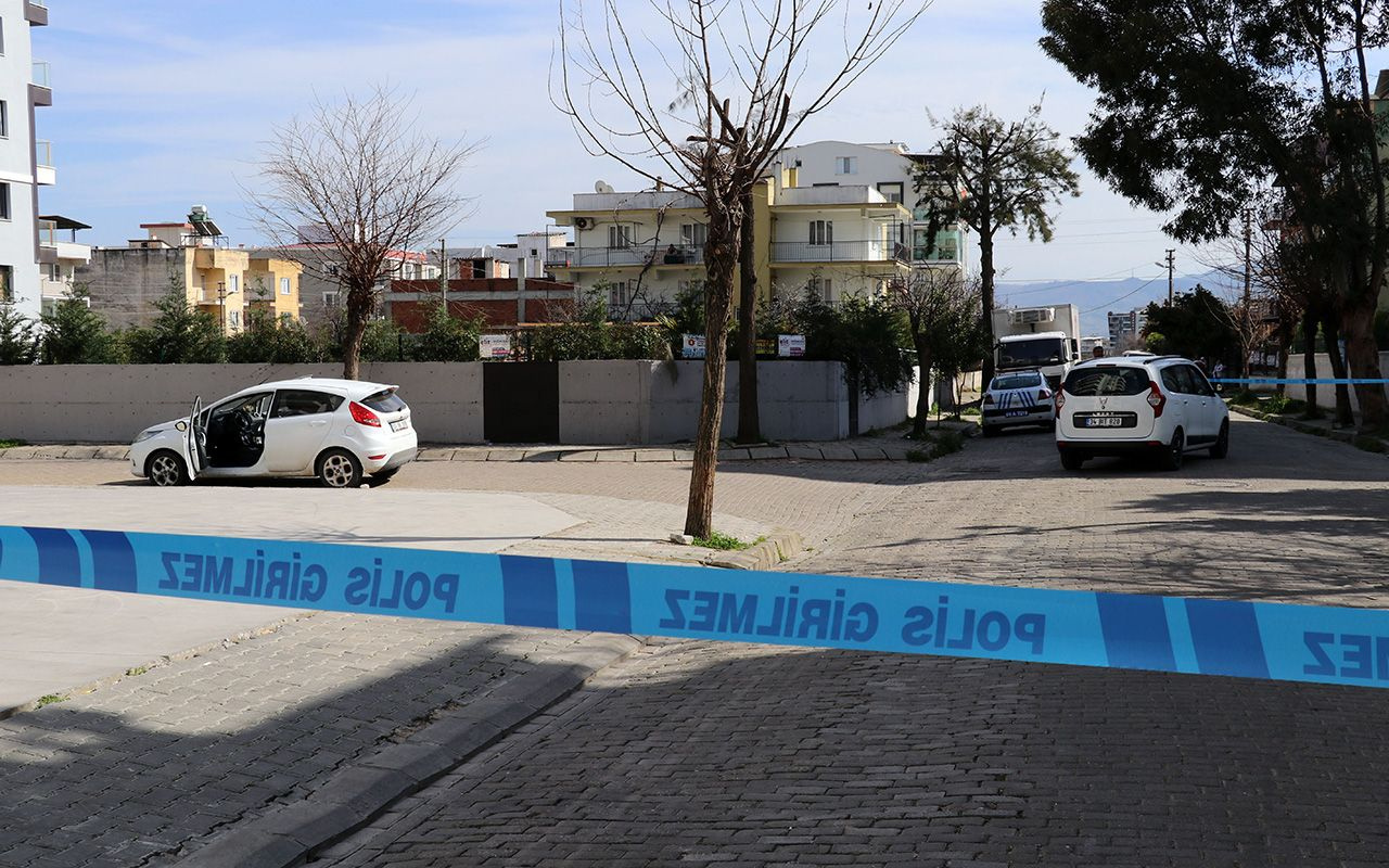 Aydın'da bir polis memuru meslektaşı olan sevgilisini öldürüp annesini yaraladı