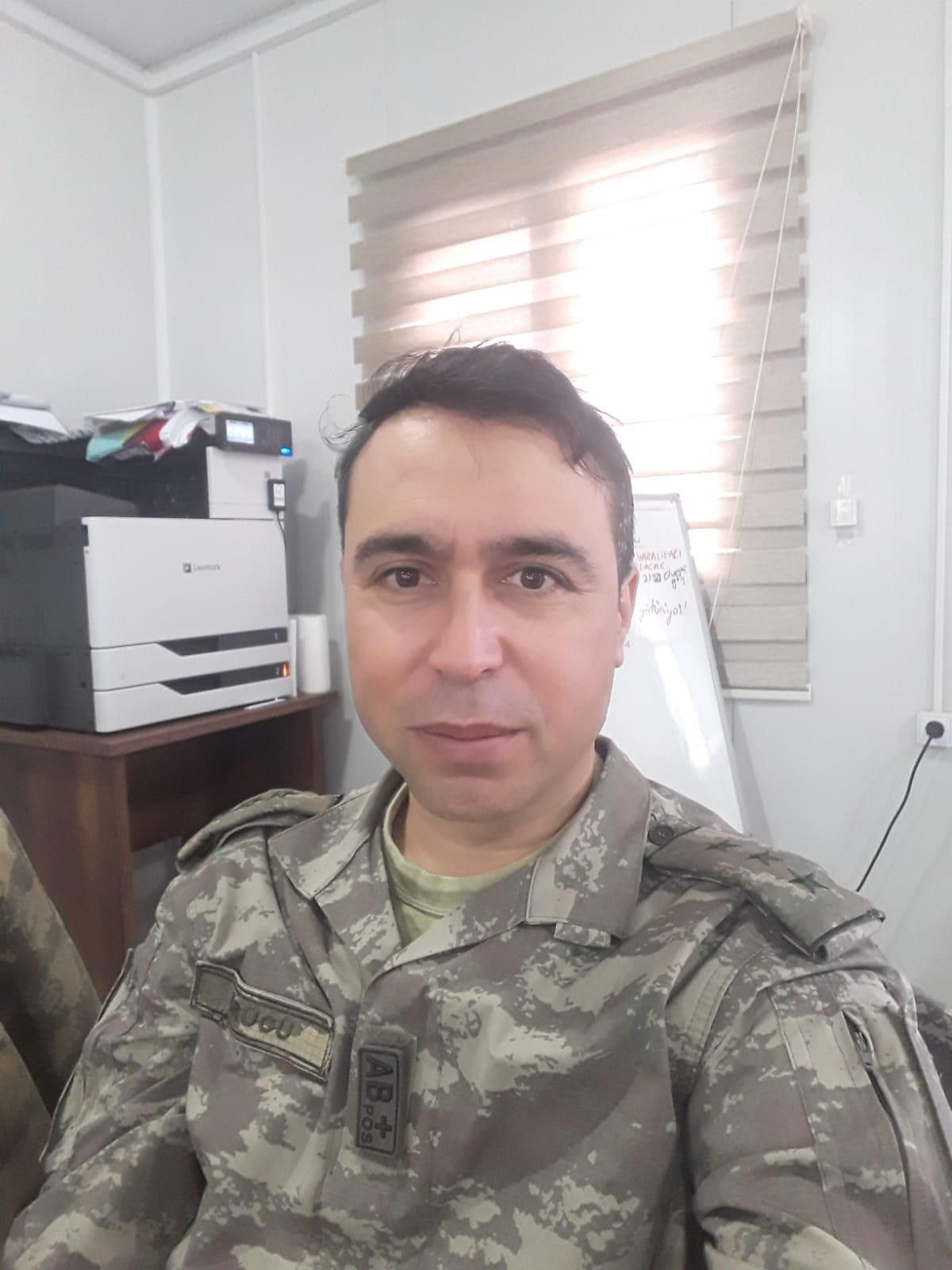 İdlib'de yaralanan yüzbaşı Mersin Tarsus’taki evine geldi