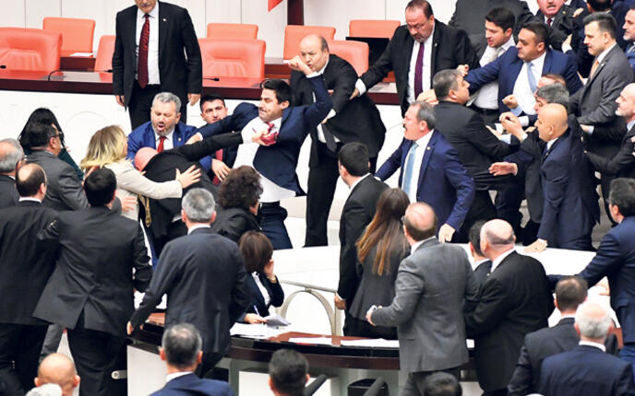 CHP Grup Başkanvekili Engin Özkoç hakkındaki fezleke Meclis'te