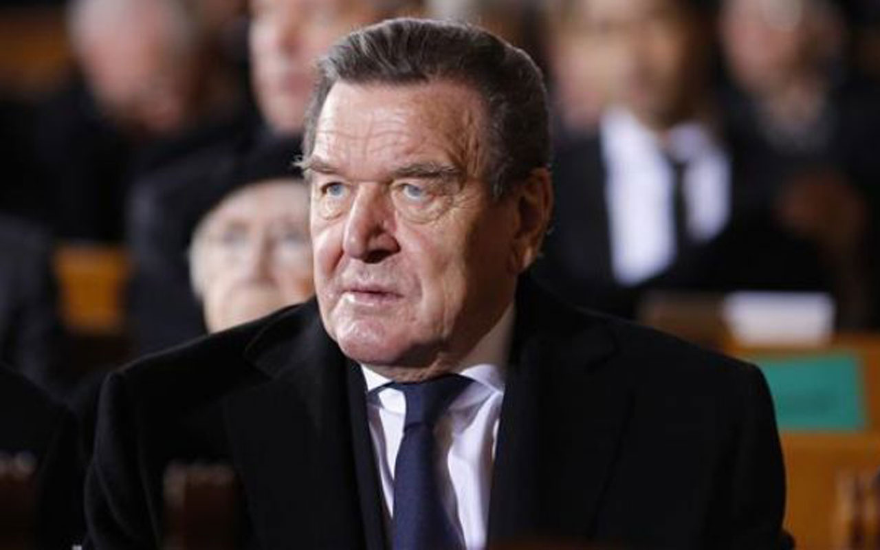 Eski Almanya Başbakanı Schröder'den Türkiye'ye övgü dolu sözler