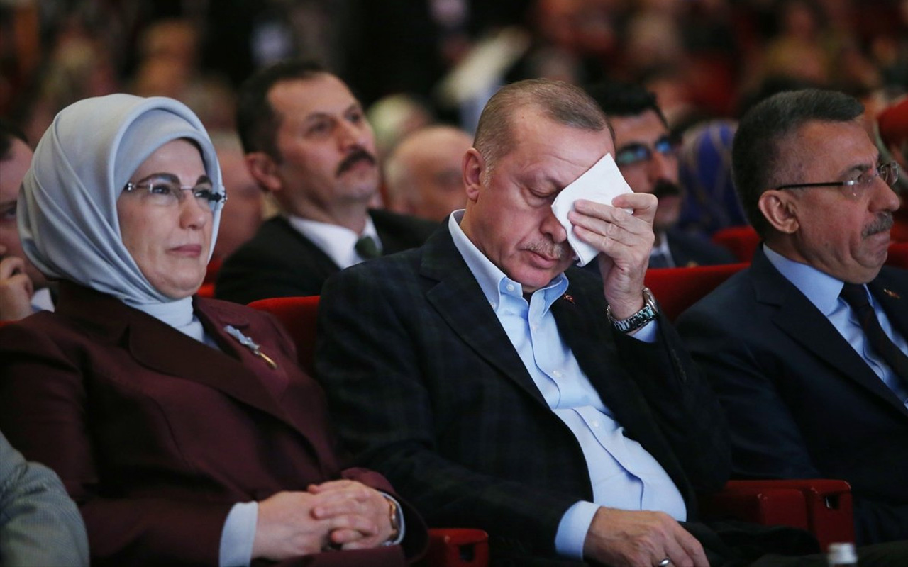 Şehit annelerinin konuşmasını dinleyen Erdoğan gözyaşlarını tutamadı