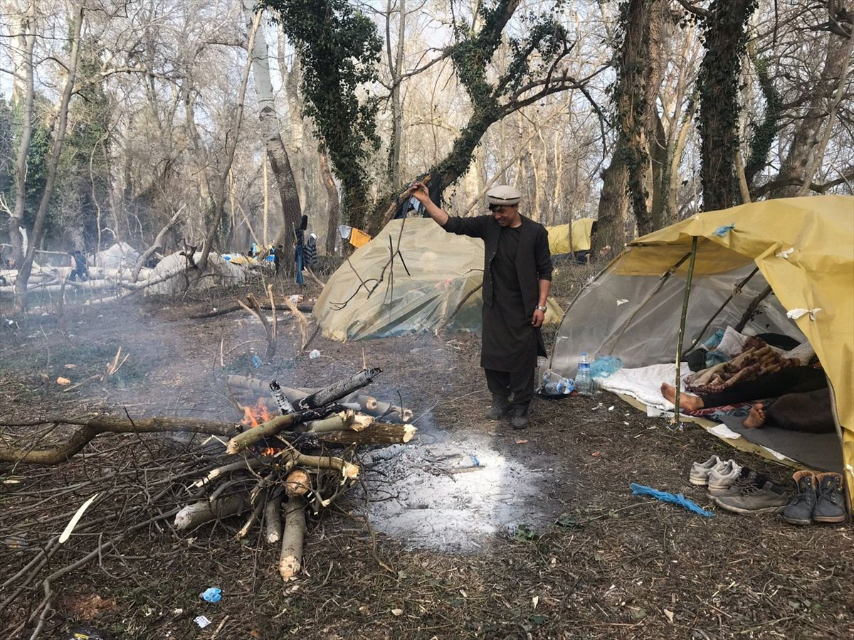 Sığınmacıların Avrupa hayali çadırda son buldu perişanlığın görüntüleri