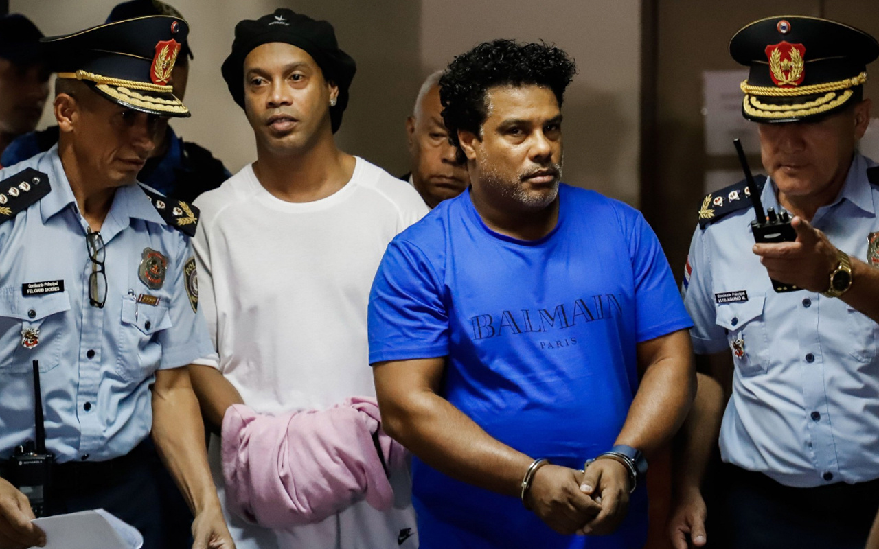 Ronaldinho'nun cezası belli oldu! İşte cezaevinden ilk görüntüsü