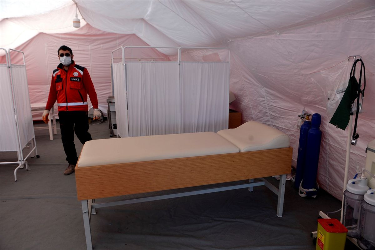 81 ile gönderildi! Türkiye koronavirüsüne hazırlanıyor çadırlar kuruluyor