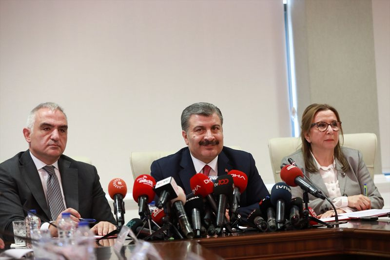 Türkiye'nin koronavirüs kararı Sağlık Bakanı Fahrettin Koca açıkladı okullar da var