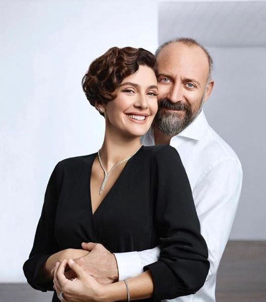 Bergüzar Korel ve Halit Ergenç'ten takdire şayan hareket! Örnek davranış