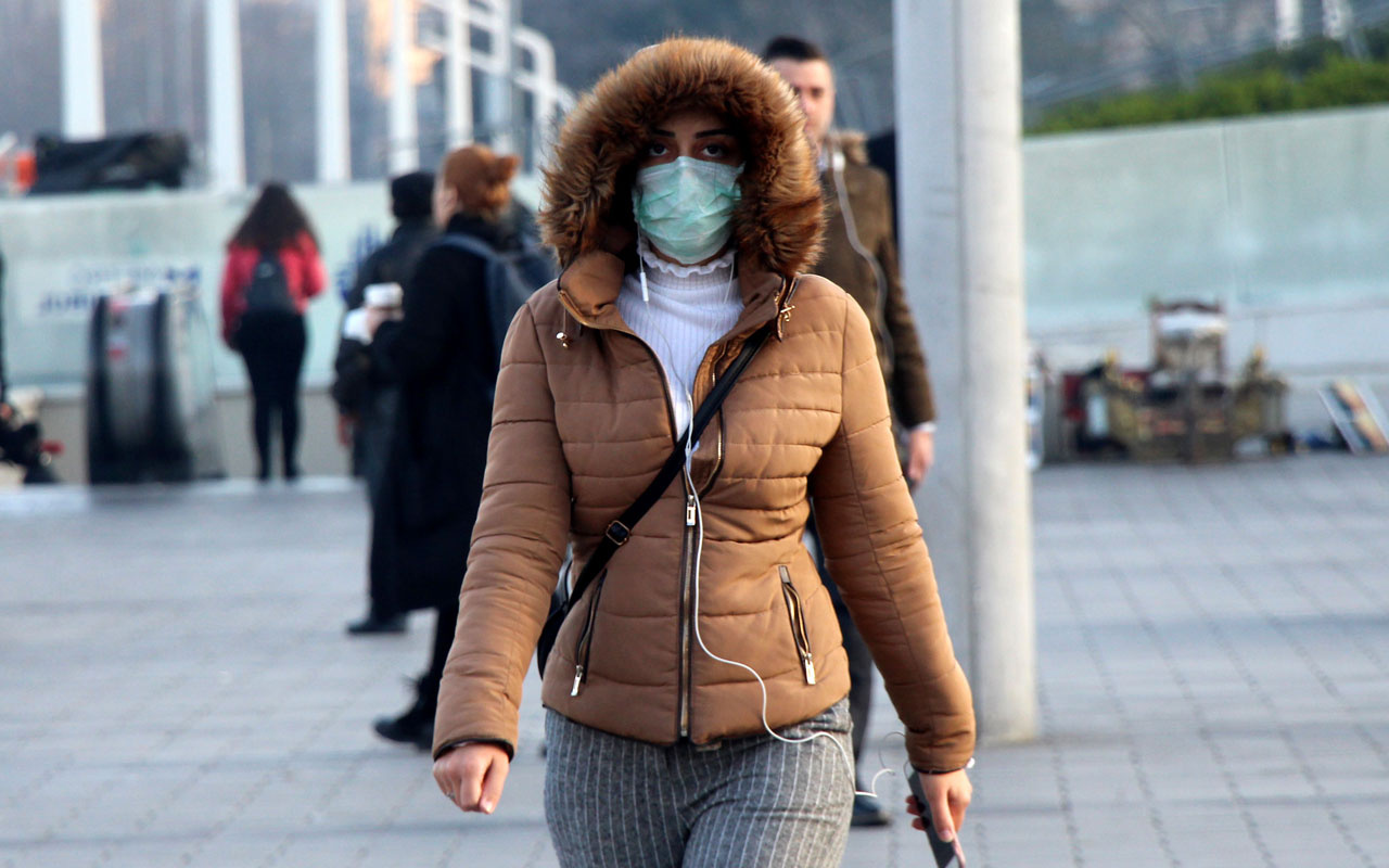 Taksim Meydanı'nda maskeli 'koronavirüs' önlemleri