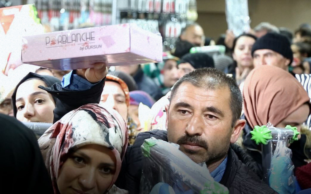 Sivas'ta koronavirüs uyarılarına rağmen mağaza açılışında izdiham dikkat çekti