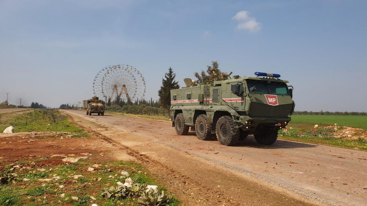 İdlib'deki M4 Karayolu'nda Türk ve Rus kara devriyesi! MSB açıkladı