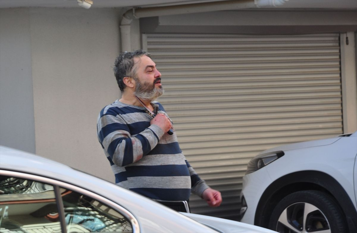 Antalya'da dehşet! Babasını öldürdü annesini yaraladı sokakta dehşet saçtı