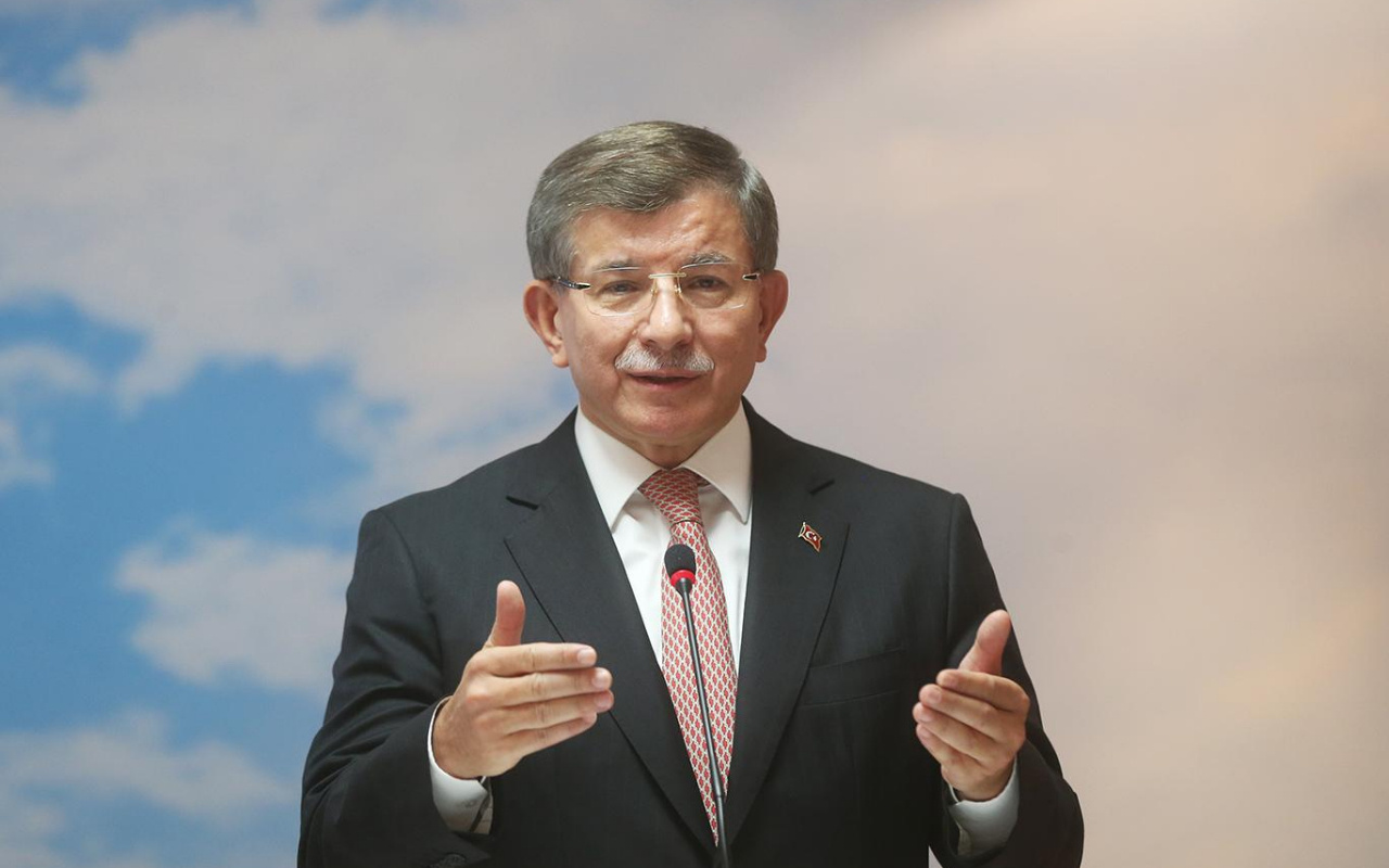 Ahmet Davutoğlu’ndan hükümete 5 maddelik koronavirüs önerisi