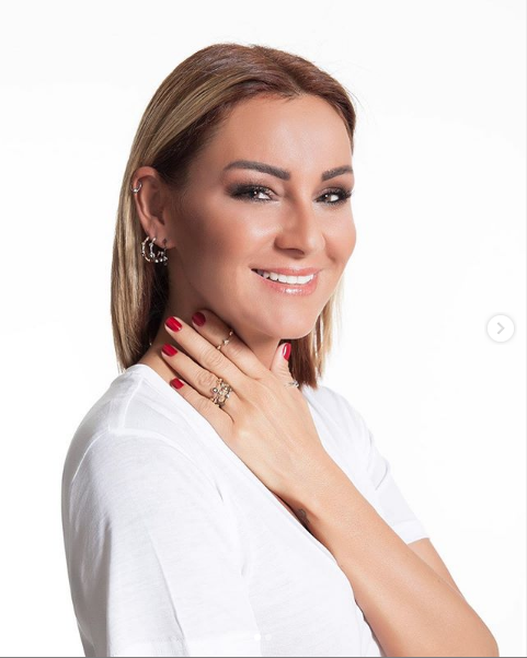 Pınar Altuğ Koronavirüs tedbirine uymayan mağazayı ifşa edip isyan etti
