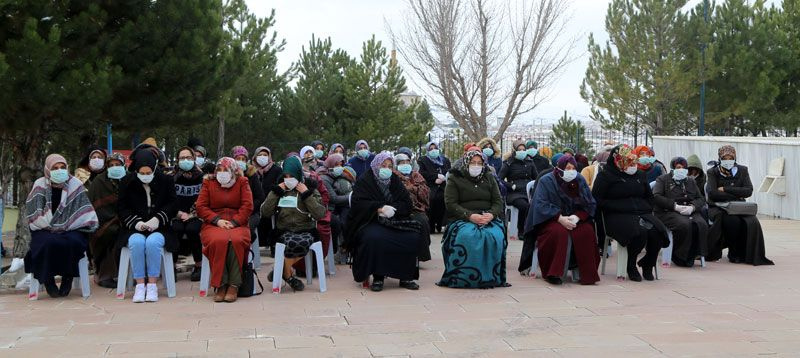İdlib şehitlerinin cenaze törenine koronavirüs damgası