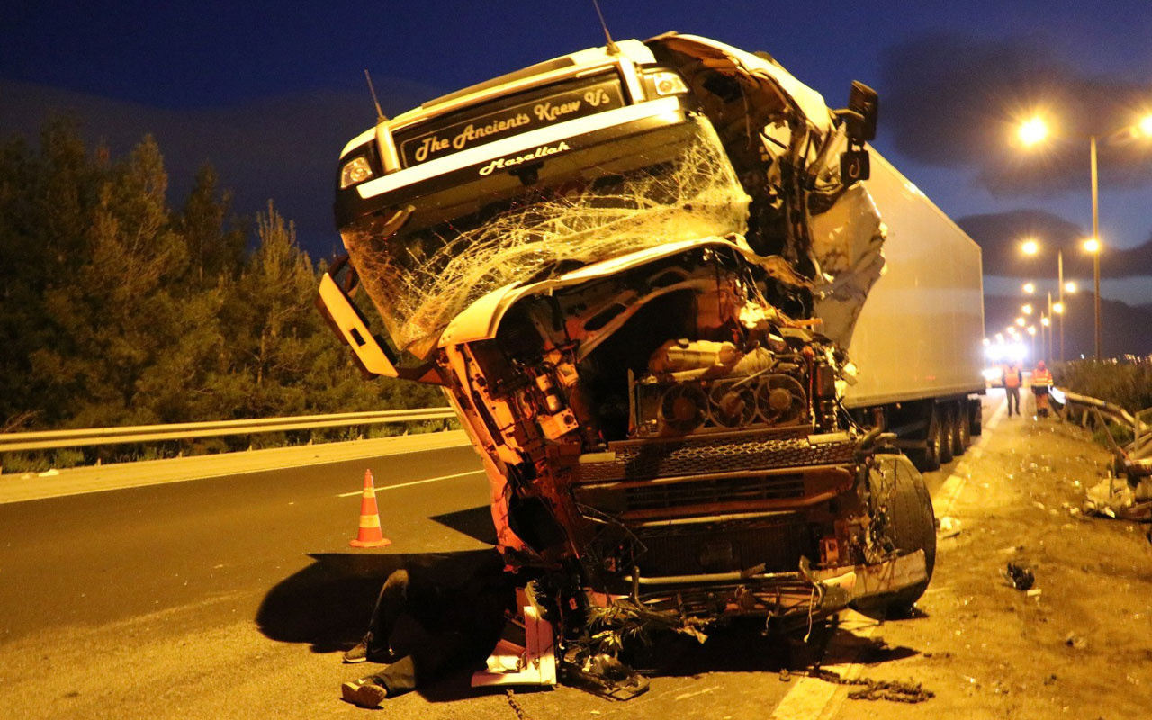 İzmir'de feci kaza: 1 ölü, 1 yaralı