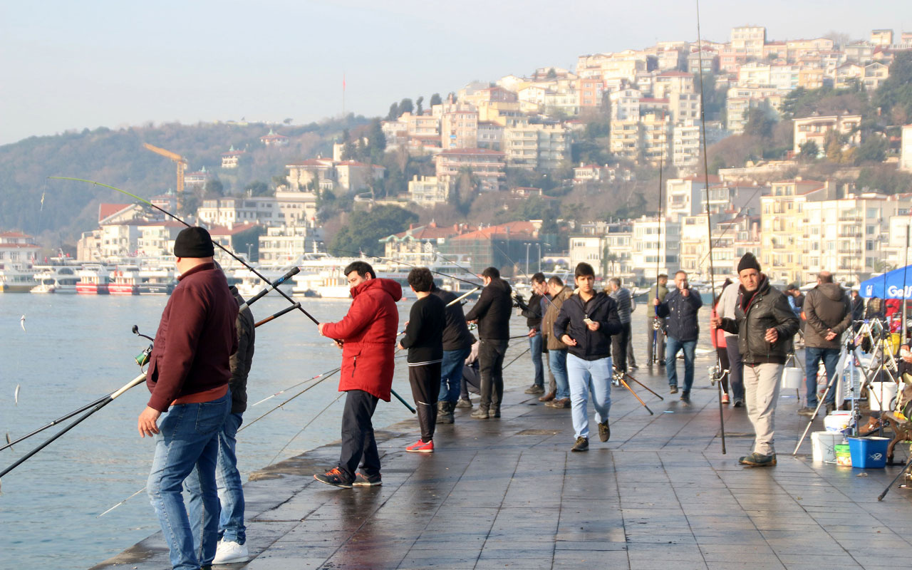 İstanbul'da sahiller yine tıklım tıklım balık tutup evde mangal yakacağız