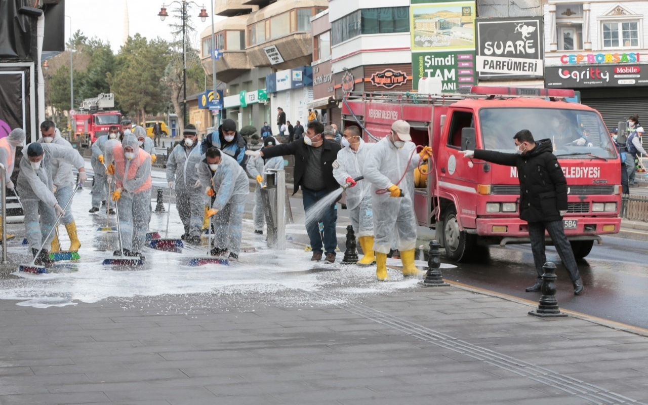 Nevşehir şehri öyle bir dezenfekte etti ki foşur foşur yıkadılar