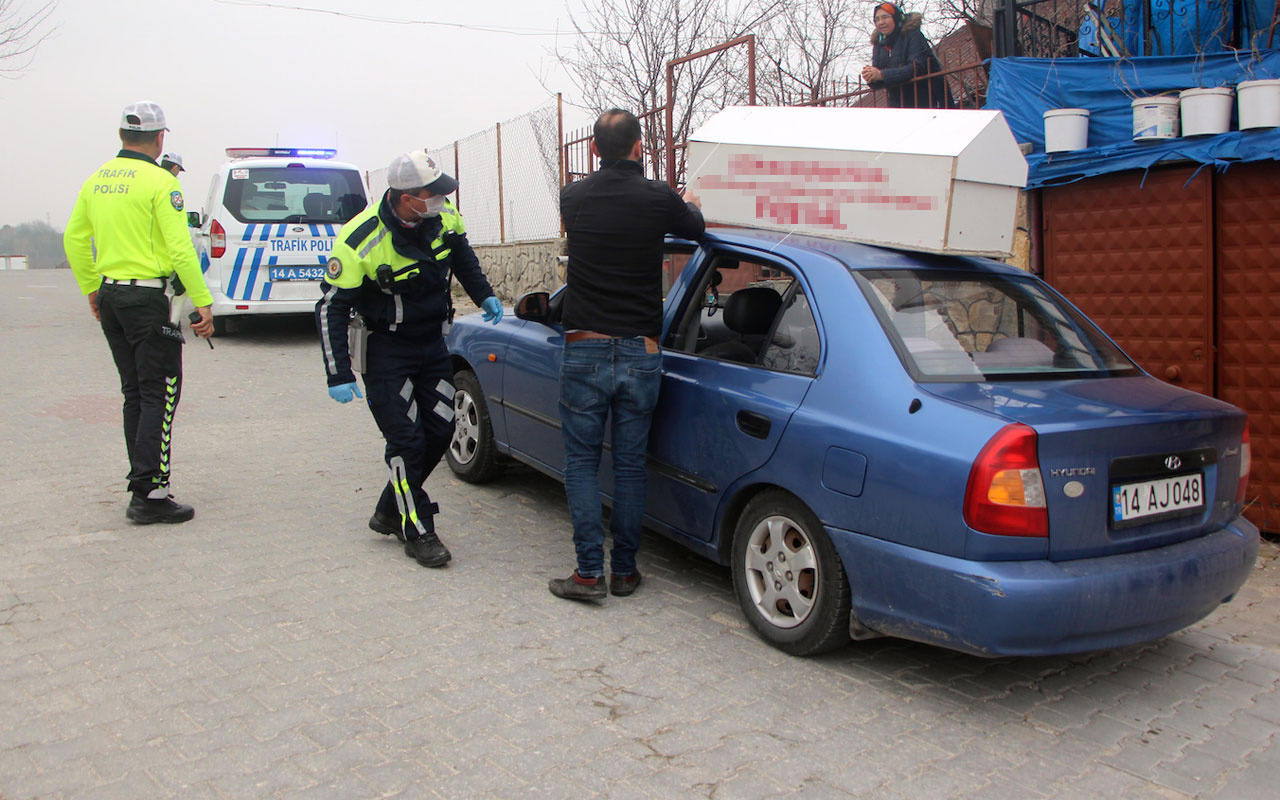 Bolu'da tabutu aracına bağladı sela dinletti yazıyı görenler şaştı kaldı