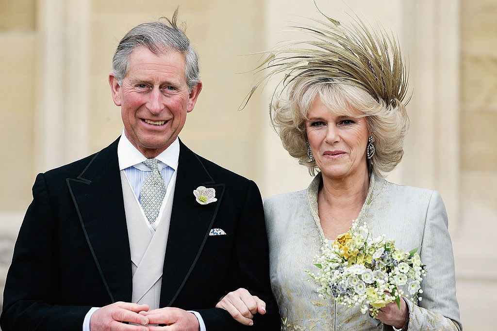 İngiltere prensi Charles koronavirüse yakalandı sarayda panik var