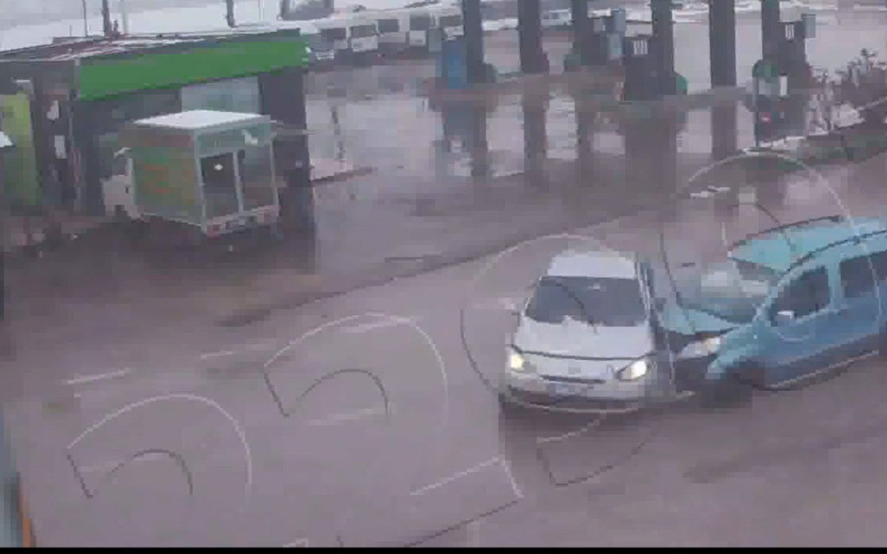 Tokat’'da korkutan kaza mobese ile görüntülendi