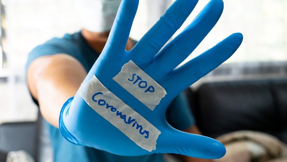 Uzmanlar uyardı: Korona virüse karşı eldiven takmanın anlamı yok!