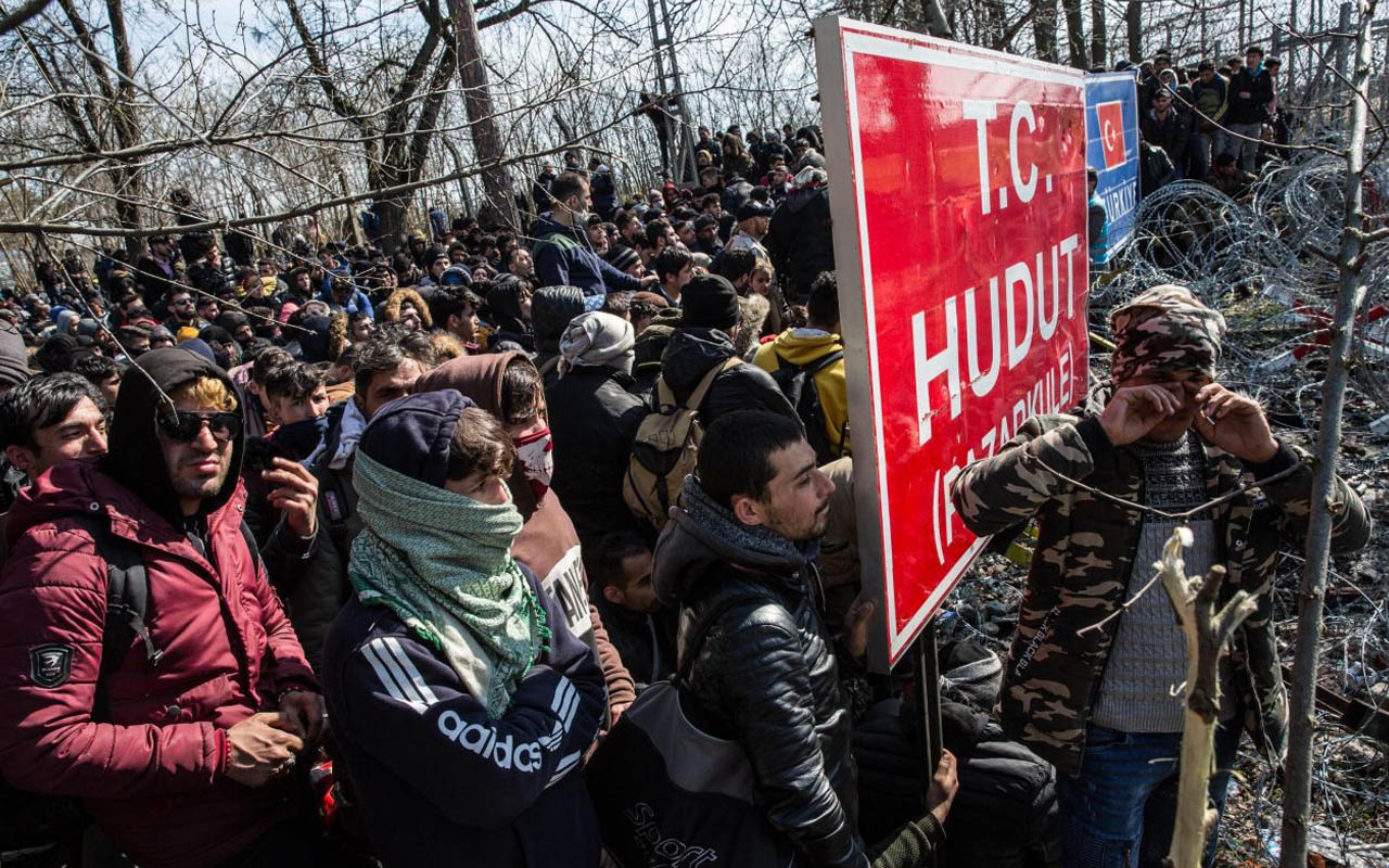 Sınırda bekleyen göçmenlerden haber var Avrupa hayali suya mı düşüyor?