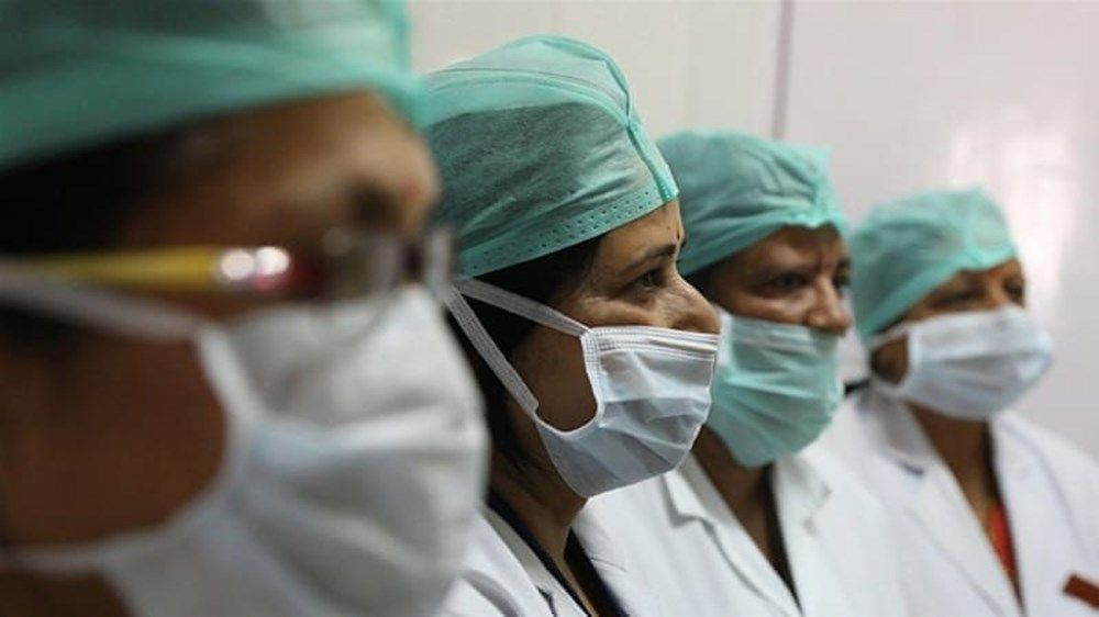 Hindistan'da 40 bin kişi koronavirüsten ölen din adamı nedeniyle karantinaya alındı