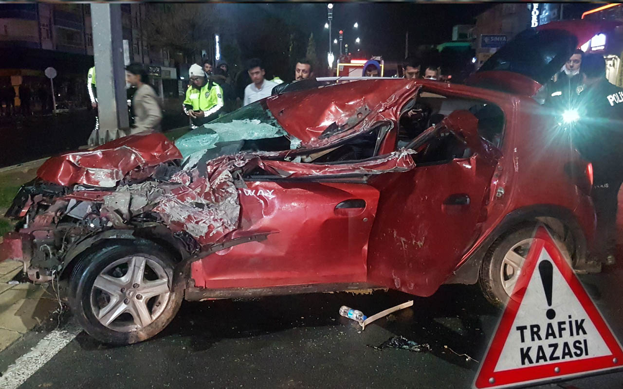 Elazığ'da otomobiller çarpıştı: 3 yaralı