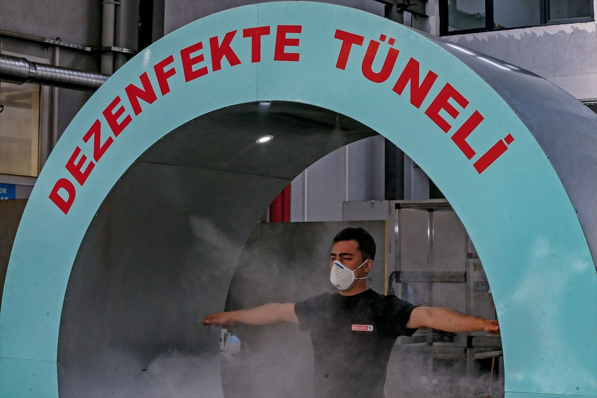 İzmirli girişimci 10 günde 'dezenfekte tüneli' yaptı
