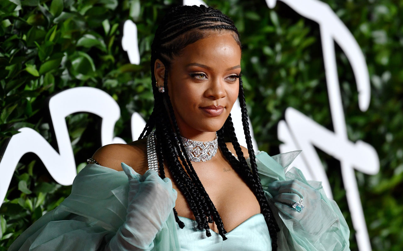 Rihanna 10 yıllık gelecek planlarından bahsetti çocuk detayı duyanları şaşırttı