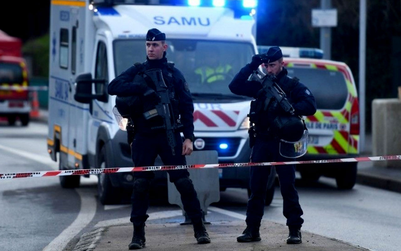 Fransa'da bıçaklı dehşet! 2 ölü 7 yaralı