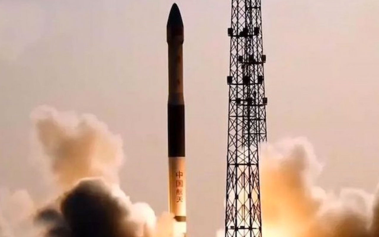 Çin, geliştirdiği uzay roketini açık artırmada sattı