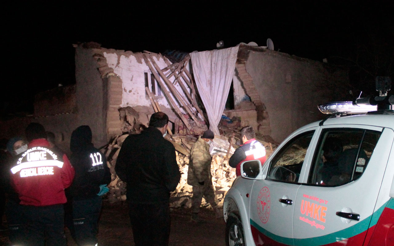 Diyarbakır'da aşırı yağıştan kerpiç ev çöktü 2 kardeş öldü 7 kardeş yaralı