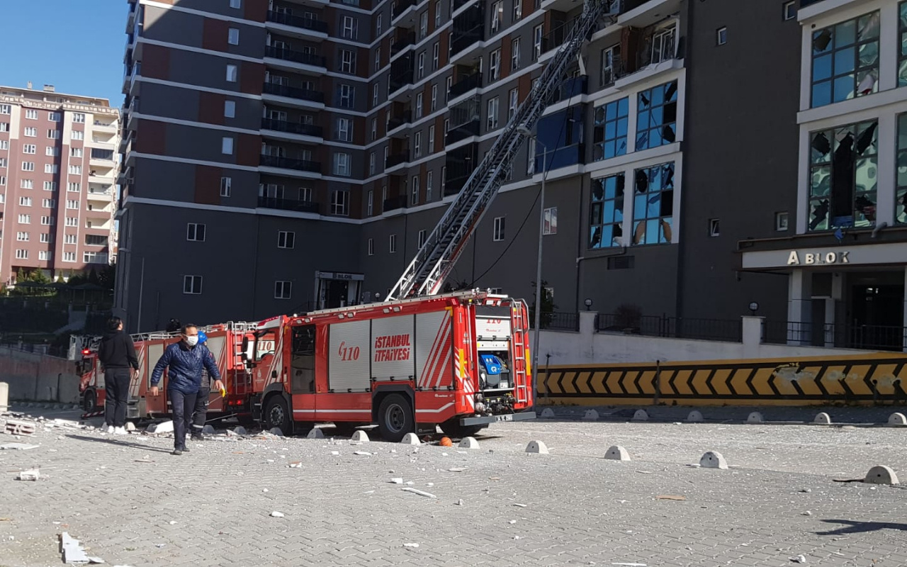 İstanbul Esenyurt'ta bir apartmanda doğalgaz patlaması! Yaralılar var