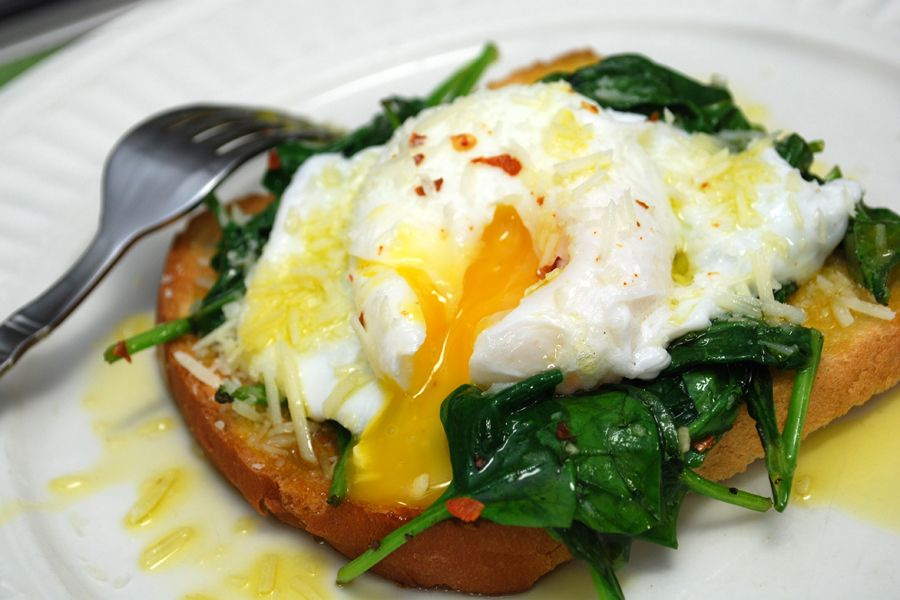 Poşe yumurta nedir kahvaltıların vazgeçilmez tadı!