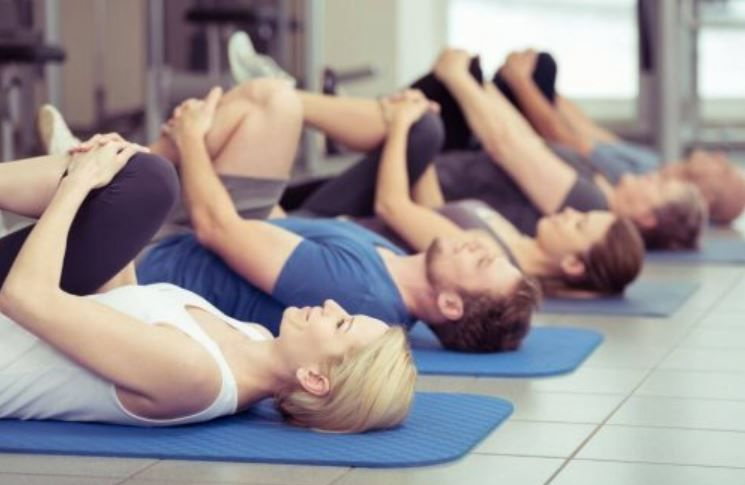 Herkesin yapabileceği sırt ağrılarına birebir 6 yoga hareketi