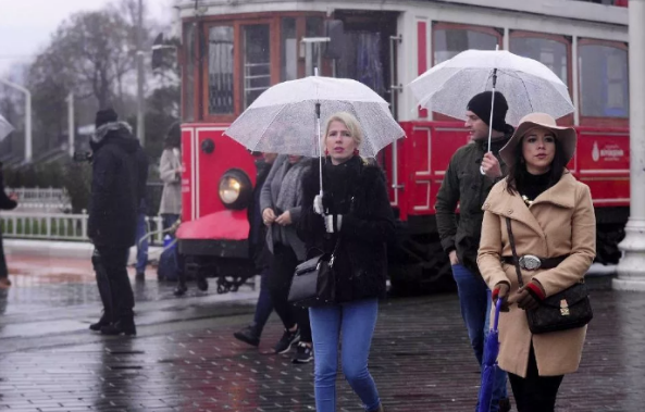 Kuvvetli rüzgar ve fırtına uçuracak! Meteoroloji uyardı bakın ne kadar sürecek