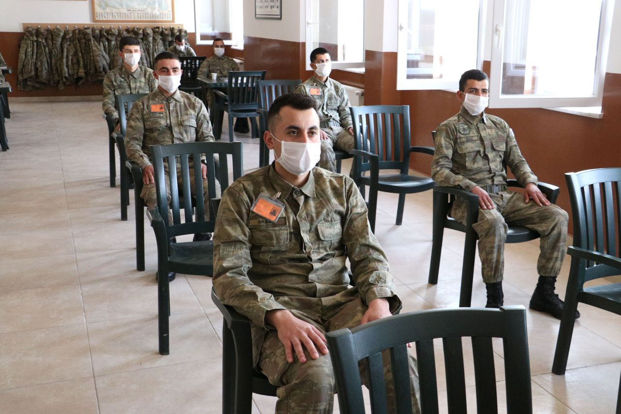 Ankara'da kışlalarda koronavirüse karşı alınan önlemler en üst seviyede