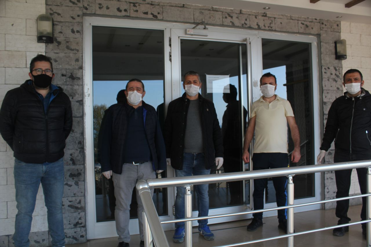Sinop'ta sağlık çalışanları için yazılan çirkin yazıya Ordu’dan manidar yanıt