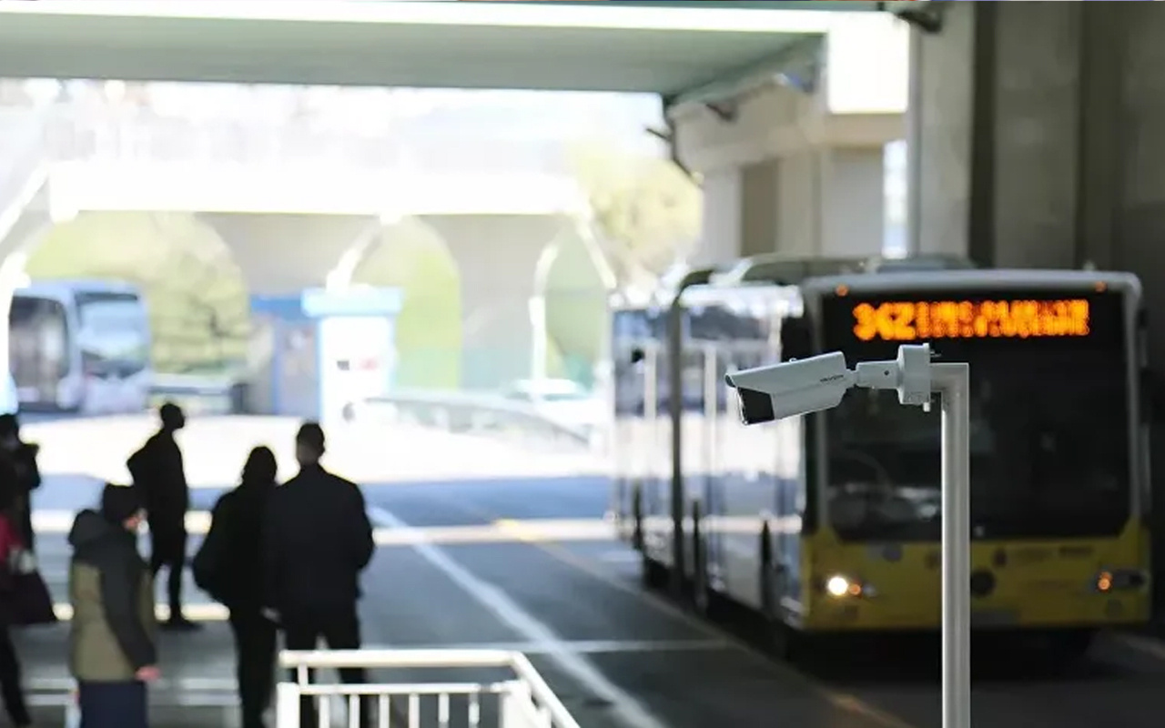 Metrobüs hatlarında termal kamera sistemine geçildi! Ateşi yüksek yolcular binemiyor