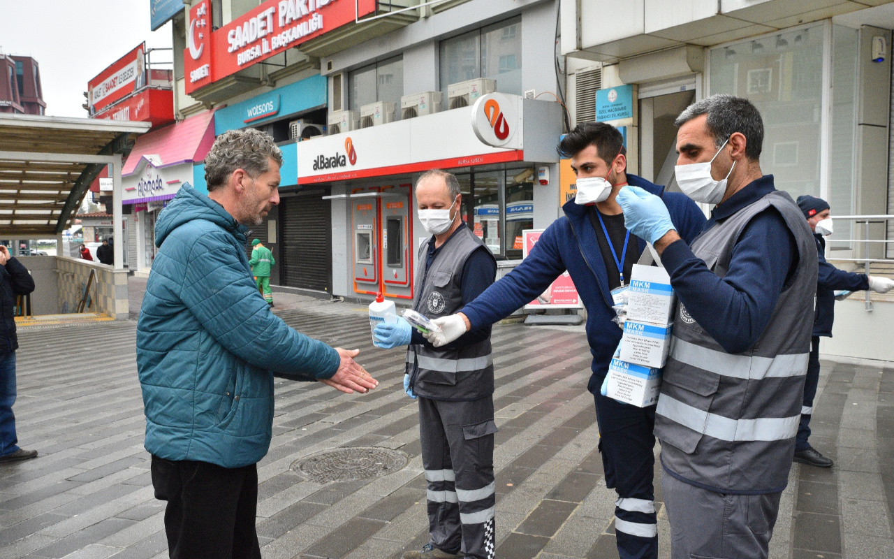 Maskeler Büyükşehir’den tedbir vatandaştan